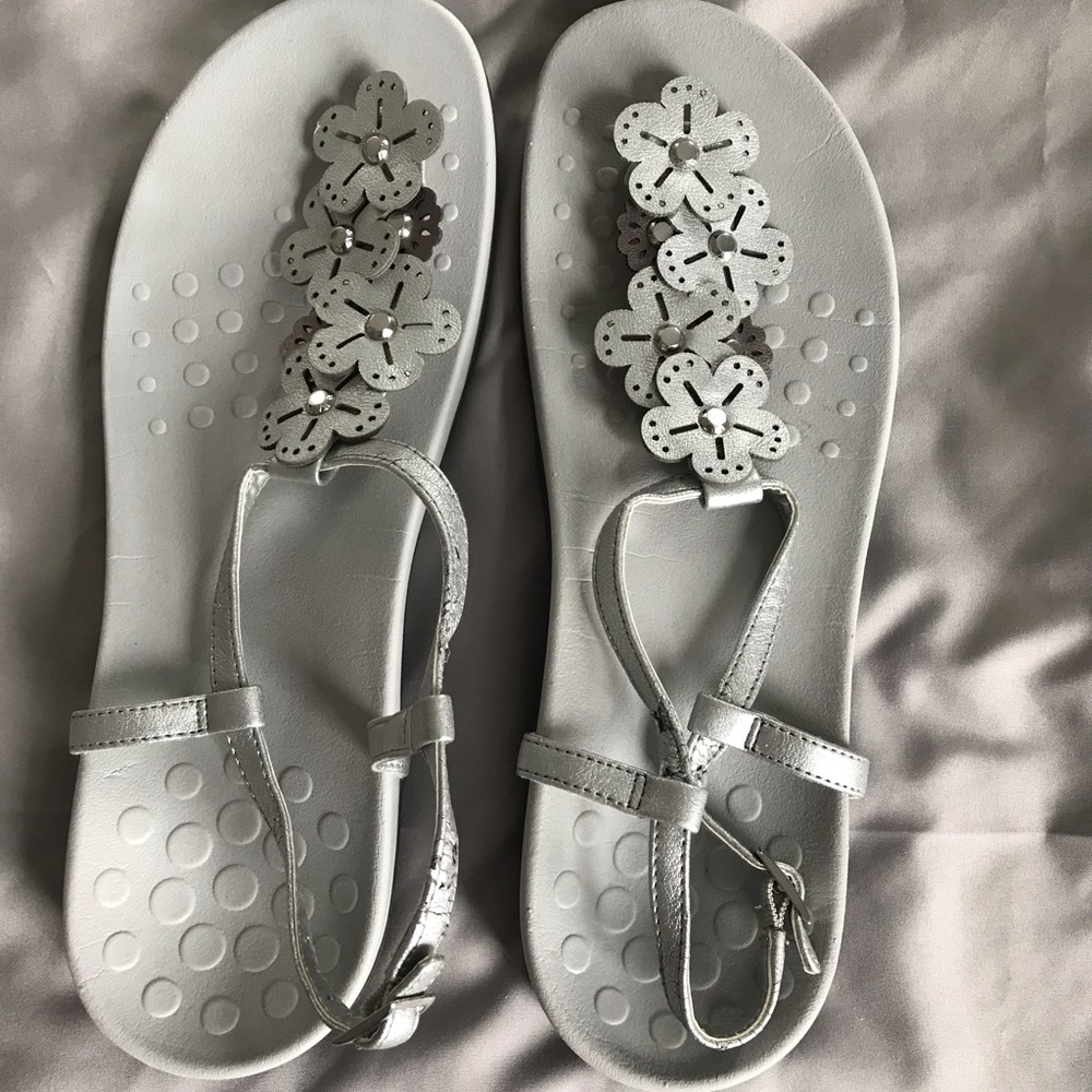 Vionic Silver sandals size 11
